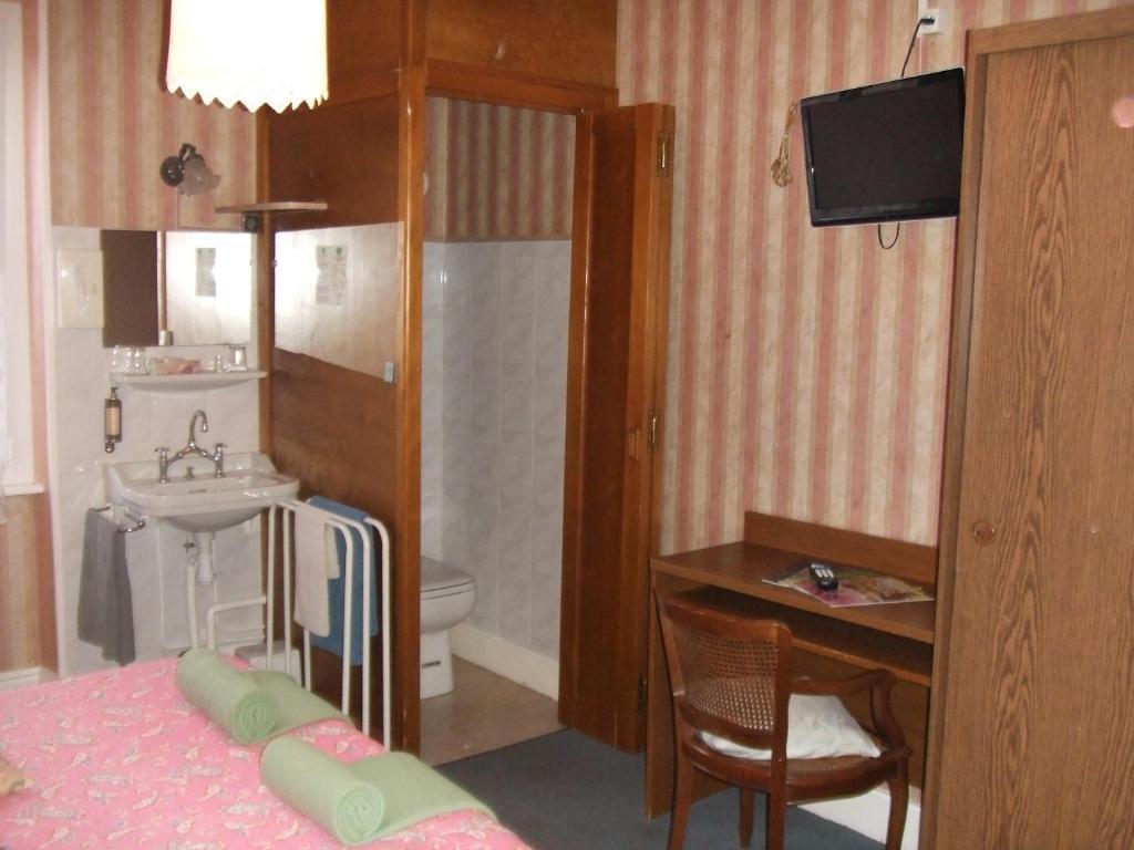 Aux P'Tits Boulas Жерарме Номер фото
